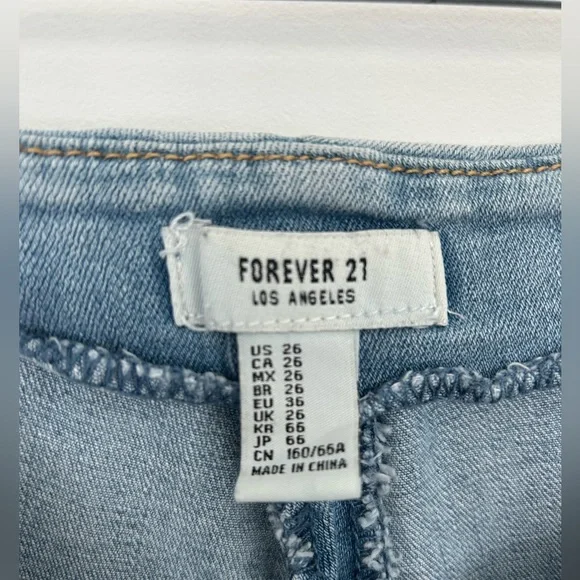 Forever 21 High Waisted Wide Leg Light Jeans Size 26 - Picture 3 of 3